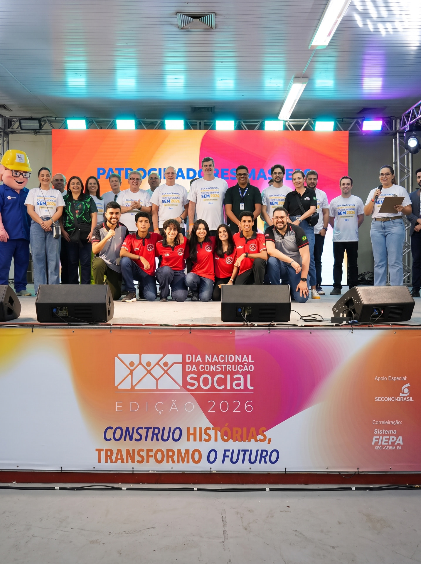 DNCS: palco do evento com painel e banner
